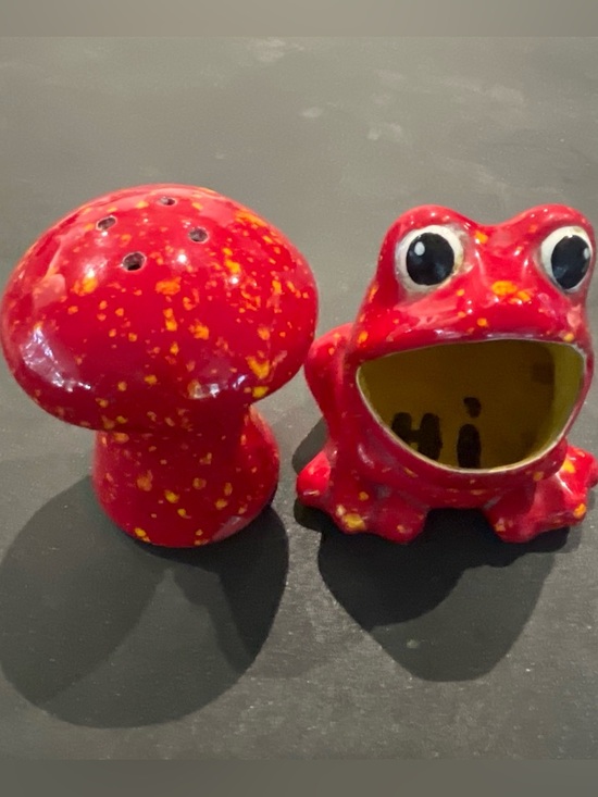 Other - Vintage 1970s red ceramic frog and mushroom kitchen sink organizer set